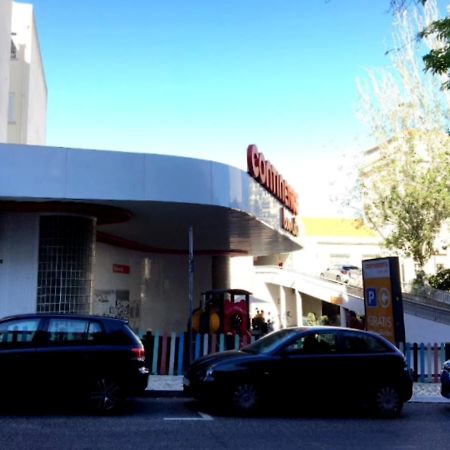 Gaze Out At The City In A Retro-Chic Getaway Lisboa Exterior foto