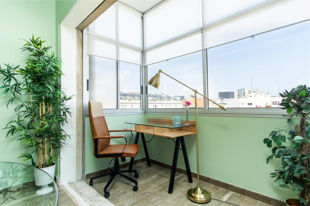 Gaze Out At The City In A Retro-Chic Getaway Lisboa Exterior foto